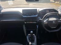 Used Peugeot 208 Active+ 74 HP (54 kW) 2023 White Hatchback