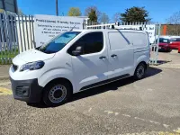 Używany Peugeot Expert 2021 Biały Van