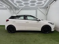 Used Hyundai i20 SE 84 HP (61 kW) 2015 White Hatchback