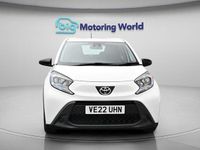 Used Toyota Aygo X PURE 72 HP (52 kW) 2022 White SUV