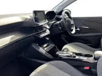 Used Peugeot e-208 Style 100 kW (137 HP) 2023 Red Hatchback