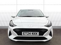 Used Hyundai i10 Advanced 63 HP (46 kW) 2024 White Hatchback