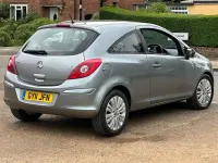 Gebraucht Vauxhall Corsa 90 PS (66 kW) 2011 Silber Kleinwagen
