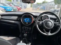 Used Mini Cooper Classic 134 HP (98 kW) 2019 Blue Hatchback