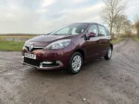 Usado Renault Scénic III Dynamique 110 CV (80 kW) 2013 Rojo Monovolumen