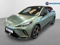 Begagnad MG MG4 EV 319 kW (435 HK) 2024 Grön Halvkombi