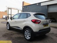 Used Renault Captur Dynamique 90 HP (66 kW) 2016 Cream SUV