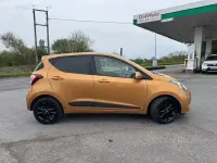 Used Hyundai i10 Premium SE 87 HP (63 kW) 2017 Orange Hatchback