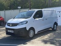 Second-hand Vauxhall Vivaro 100 CP (73 kW) 2023 Alb Monovolum