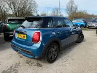 Begagnad Mini Cooper S Classic 178 HK (130 kW) 2022 Blå Halvkombi