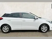 Used Hyundai i20 SE 83 HP (61 kW) 2017 White Hatchback