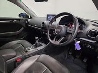 Usado Audi A3 108 HP (79 kW) 2017 Preto Citadino