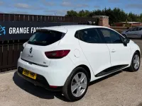 Used Renault Clio Dynamique 2016 White Hatchback