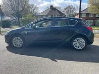 Used Vauxhall Astra Excite 2014 Black Hatchback