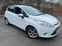 Used Ford Fiesta Zetec 82 HP (60 kW) 2012 White Hatchback