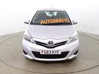 Begagnad Toyota Yaris Multidrive S 101 HK (74 kW) 2013 Silver Halvkombi
