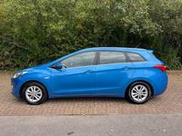 Used Hyundai i30 SE 110 HP (80 kW) 2015 Blue Estate