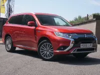 Used Mitsubishi Outlander P-HEV 2018 Red Estate