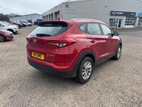 Used Hyundai Tucson SE 132 HP (97 kW) 2018 Red SUV