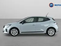 Used Renault Clio Evolution 90 HP (66 kW) 2024 Grey Hatchback