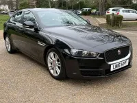 Używany Jaguar XE Prestige 180 KM (132 kW) 2016 Czarny Sedan/Limuzyna