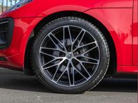Used Porsche Macan 261 HP (191 kW) 2022 Red SUV