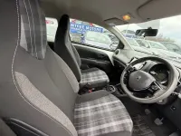 Used Peugeot 108 Active 72 HP (52 kW) 2018 White Hatchback