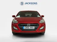 Used Hyundai i30 SE 100 HP (73 kW) 2016 Red Hatchback