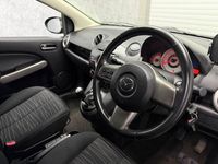 Begagnad Mazda 2 2009 Grön Halvkombi