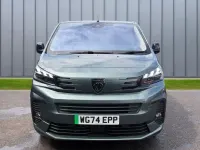New Peugeot e-Traveller Allure 98 kW (134 HP) 2025 Green MPV
