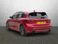 Used Ford Focus ST 280 HP (205 kW) 2024 Red Hatchback