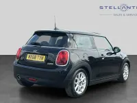 Używany Mini Cooper Classic 134 KM (98 kW) 2018 Czarny Hatchback