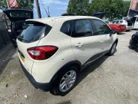 Used Renault Captur Dynamique 90 HP (66 kW) 2015 Cream SUV