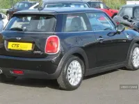 Begagnad Mini Cooper D Hatch 116 HK (85 kW) 2016 Svart Halvkombi