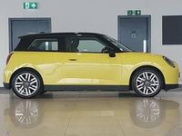 Usado Mini Cooper Classic 160 kW (218 CV) 2024 Amarillo Utilitario