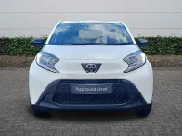 Used Toyota Aygo X PURE 72 HP (52 kW) 2024 White SUV