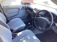 Used Vauxhall Cavalier Expression 90 HP (66 kW) 1995 Red Hatchback