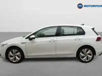 Begagnad VW Golf VII Style 2020 Vit Halvkombi