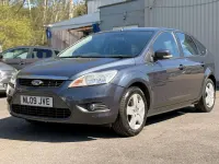 Begagnad Ford Focus Style 99 HK (72 kW) 2009 Grå Halvkombi