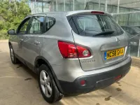 Usado Nissan Qashqai Acenta 114 CV (83 kW) 2009 Plateado SUV