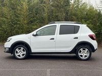 Used Dacia Sandero Ambiance 90 HP (66 kW) 2015 White Hatchback