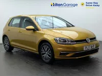 Used VW Golf VII SE 125 HP (91 kW) 2017 Yellow Hatchback