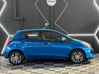 Used Toyota Yaris 99 HP (72 kW) 2015 Blue Hatchback