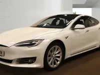 Used Tesla Model S 350 kW (476 HP) 2019 White Hatchback