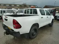 Used Toyota HiLux Active 150 HP (110 kW) 2021 White Pickup