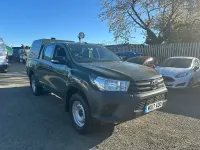 Käytetty Toyota HiLux Active 150 HP (110 kW) 2017 Vihreä Nouto