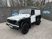 Used Land Rover Defender 122 HP (89 kW) 2012 White Hatchback