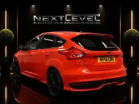 Used Ford Focus ST 250 HP (183 kW) 2015 Red Hatchback