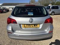 Second-hand Vauxhall Astra Design Edition 2015 Argintiu Break