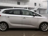 Used Kia Carens 139 HP (102 kW) 2016 Bright silver MPV